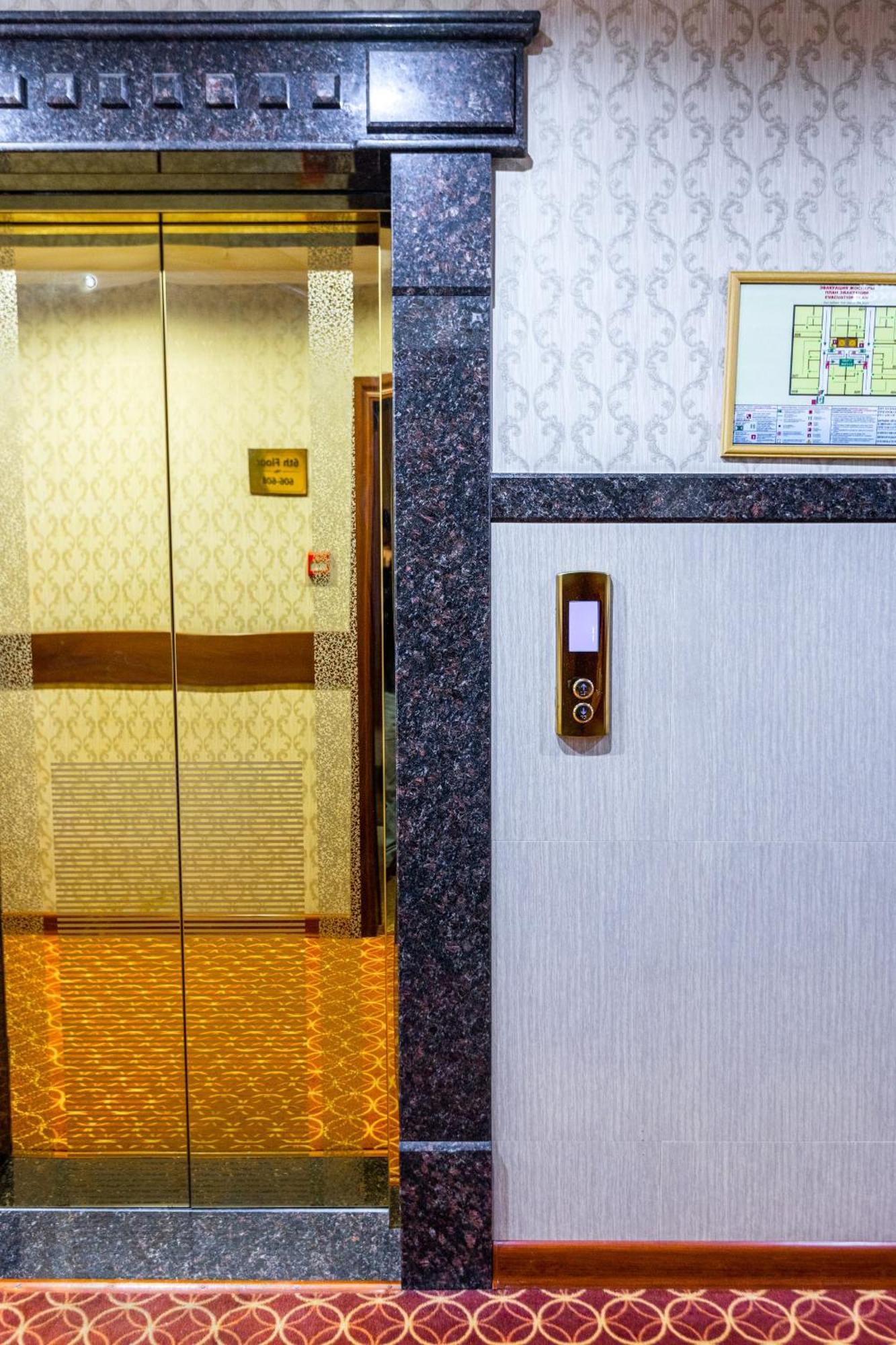 Plaza Hotel Alma-Ata Buitenkant foto