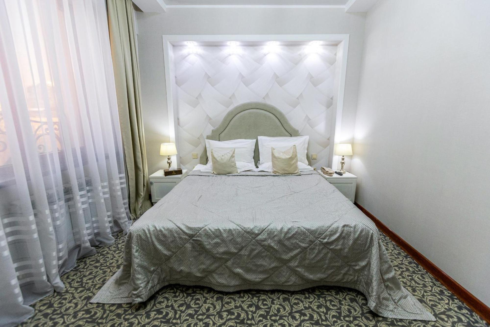 Plaza Hotel Alma-Ata Kamer foto