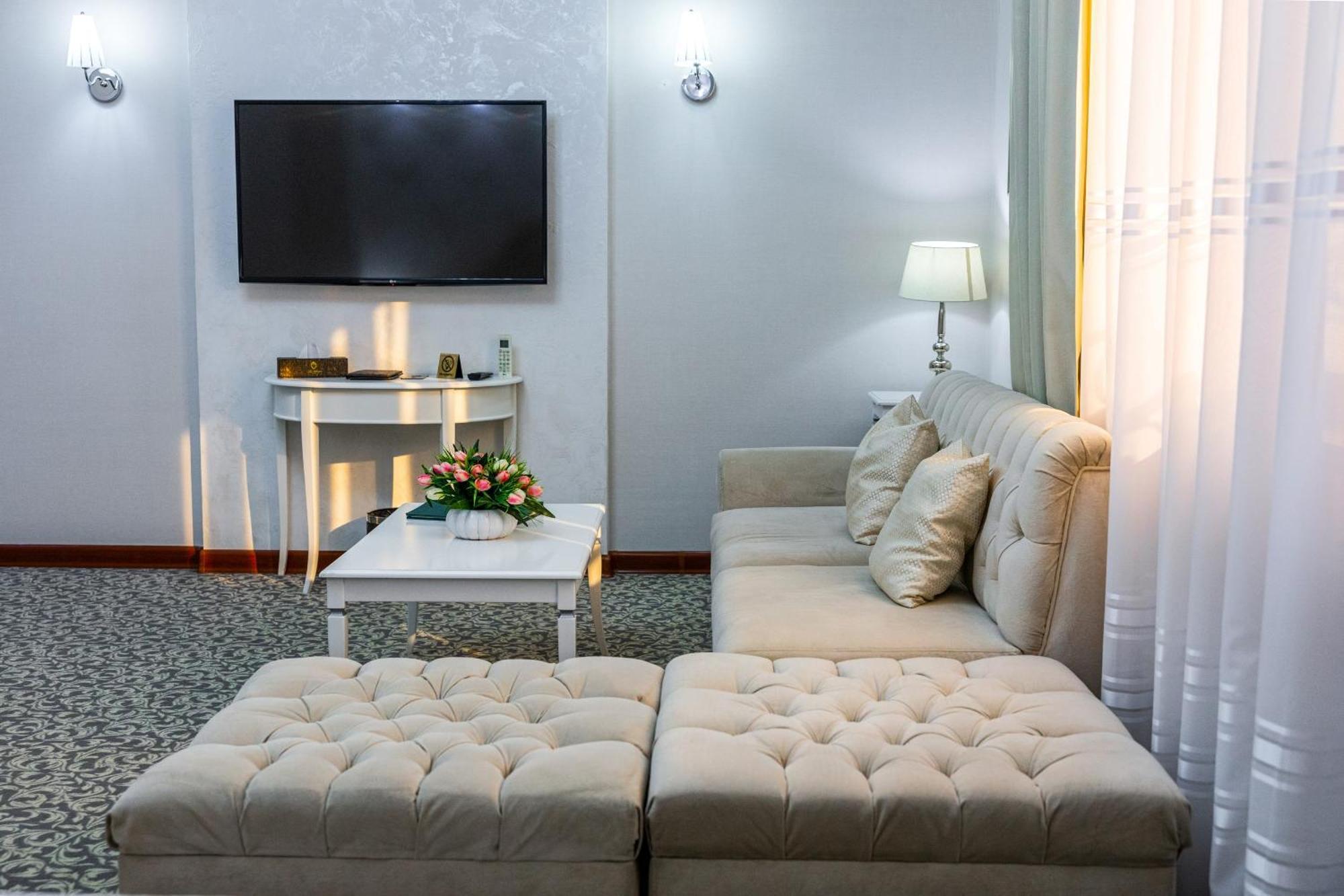 Plaza Hotel Alma-Ata Kamer foto