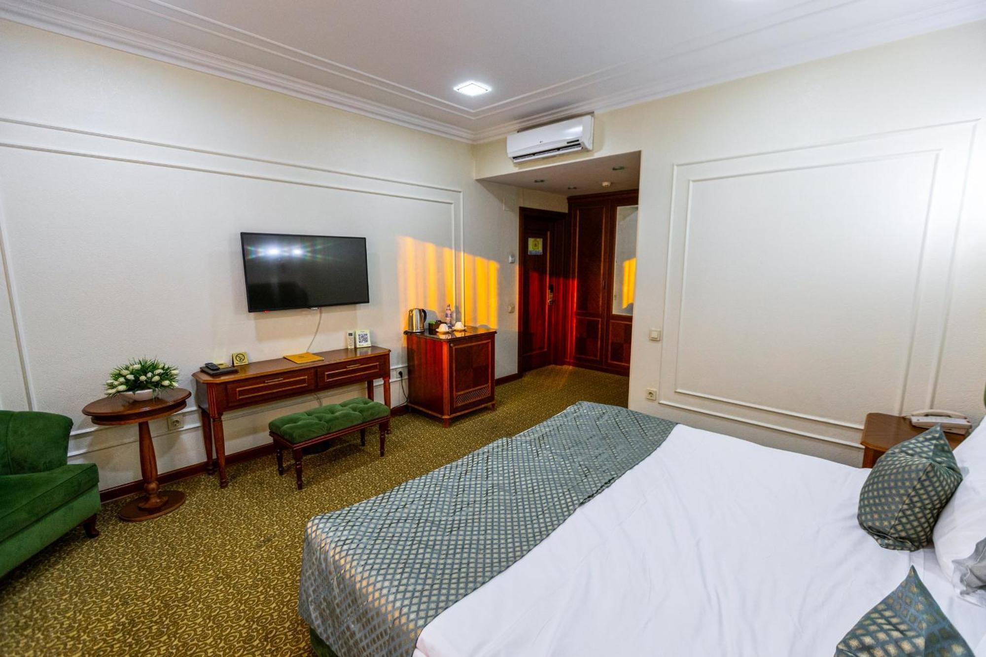 Plaza Hotel Alma-Ata Kamer foto