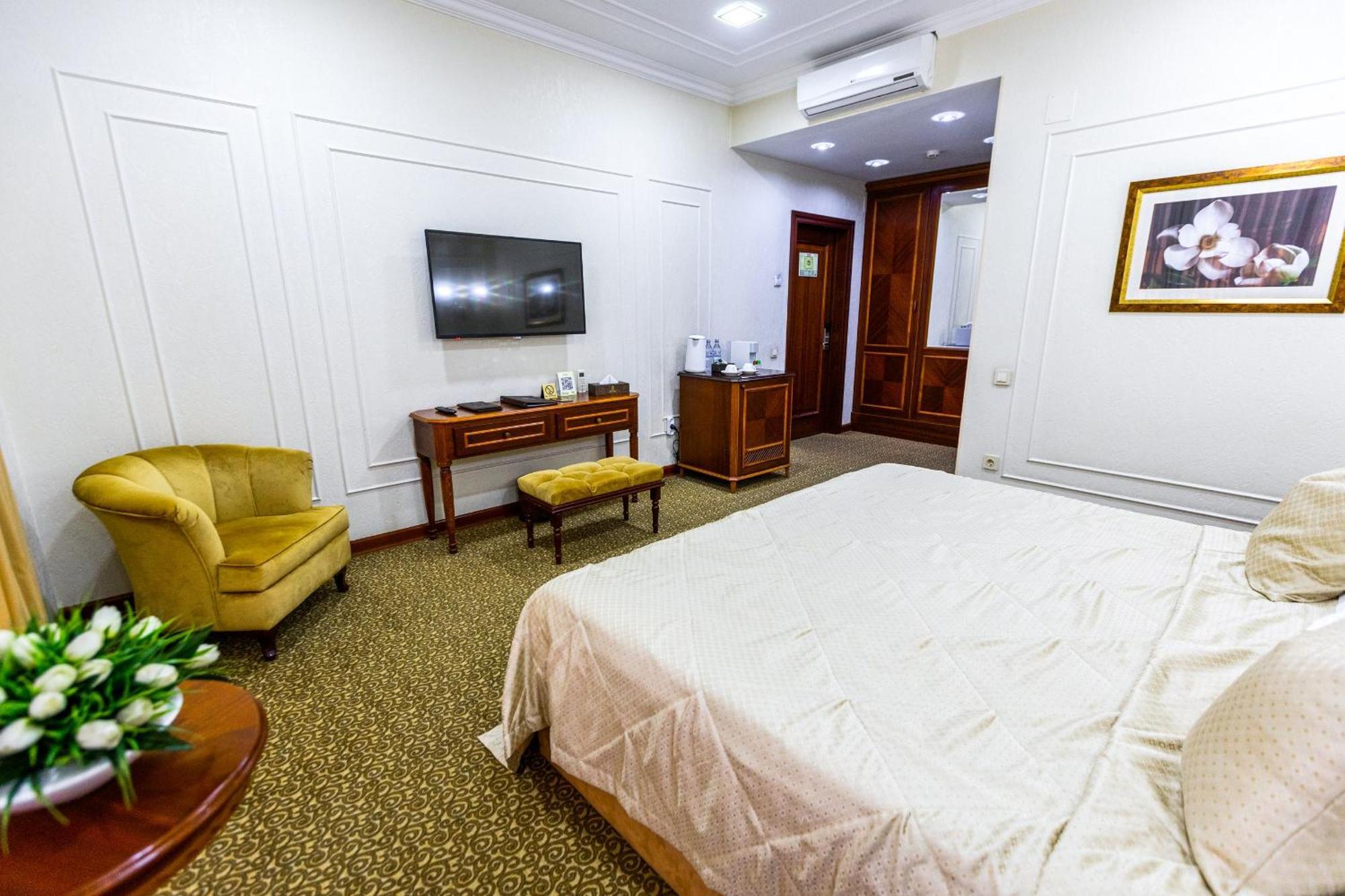 Plaza Hotel Alma-Ata Kamer foto