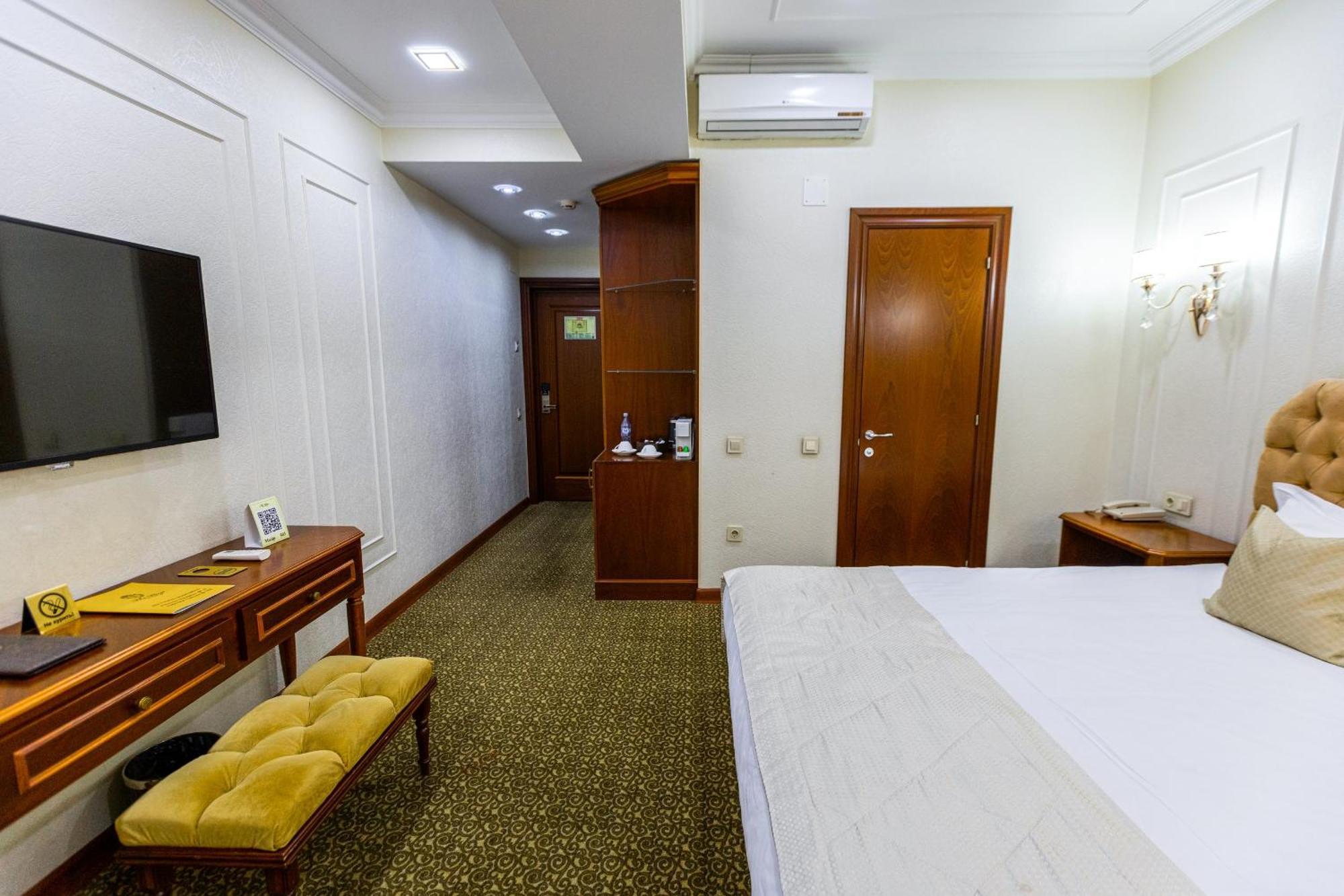 Plaza Hotel Alma-Ata Kamer foto