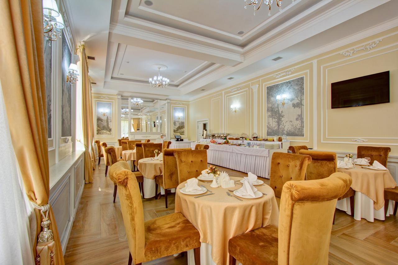 Plaza Hotel Alma-Ata Buitenkant foto